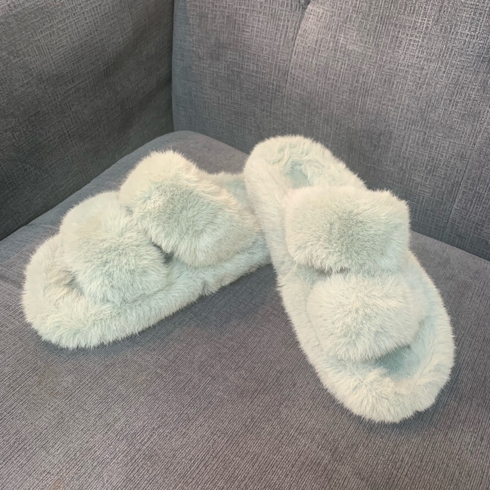 🏠 Fluffy Comfy Slippers for Home 🏠